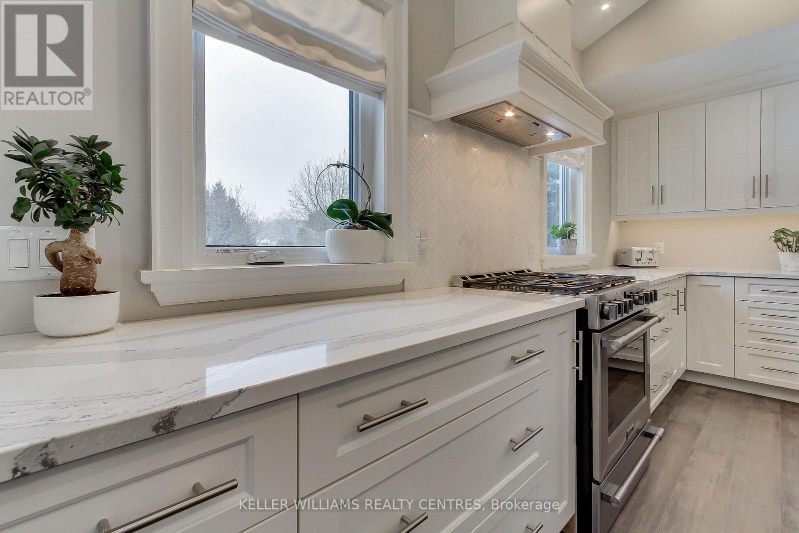 17781 Mccowan Road, East Gwillimbury, Ontario  L0G 1E0 - Photo 12 - N12523318