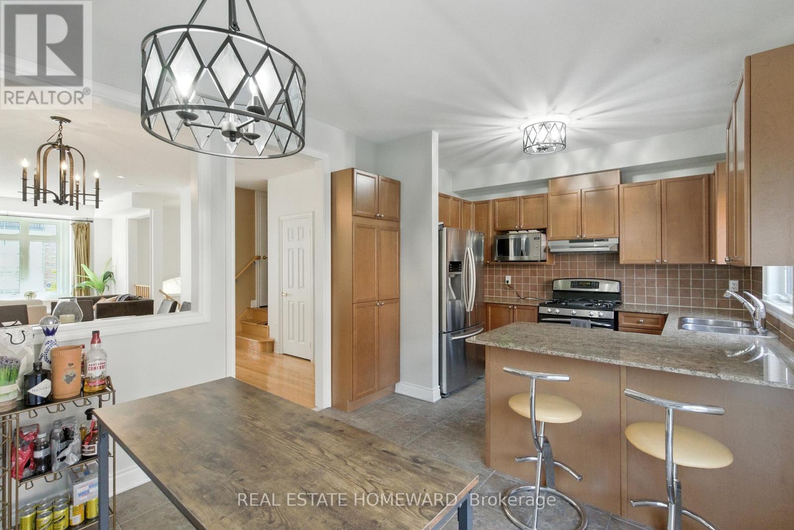 4 Isaac Devins Avenue, Vaughan, Ontario  L4L 0A4 - Photo 12 - N12523440