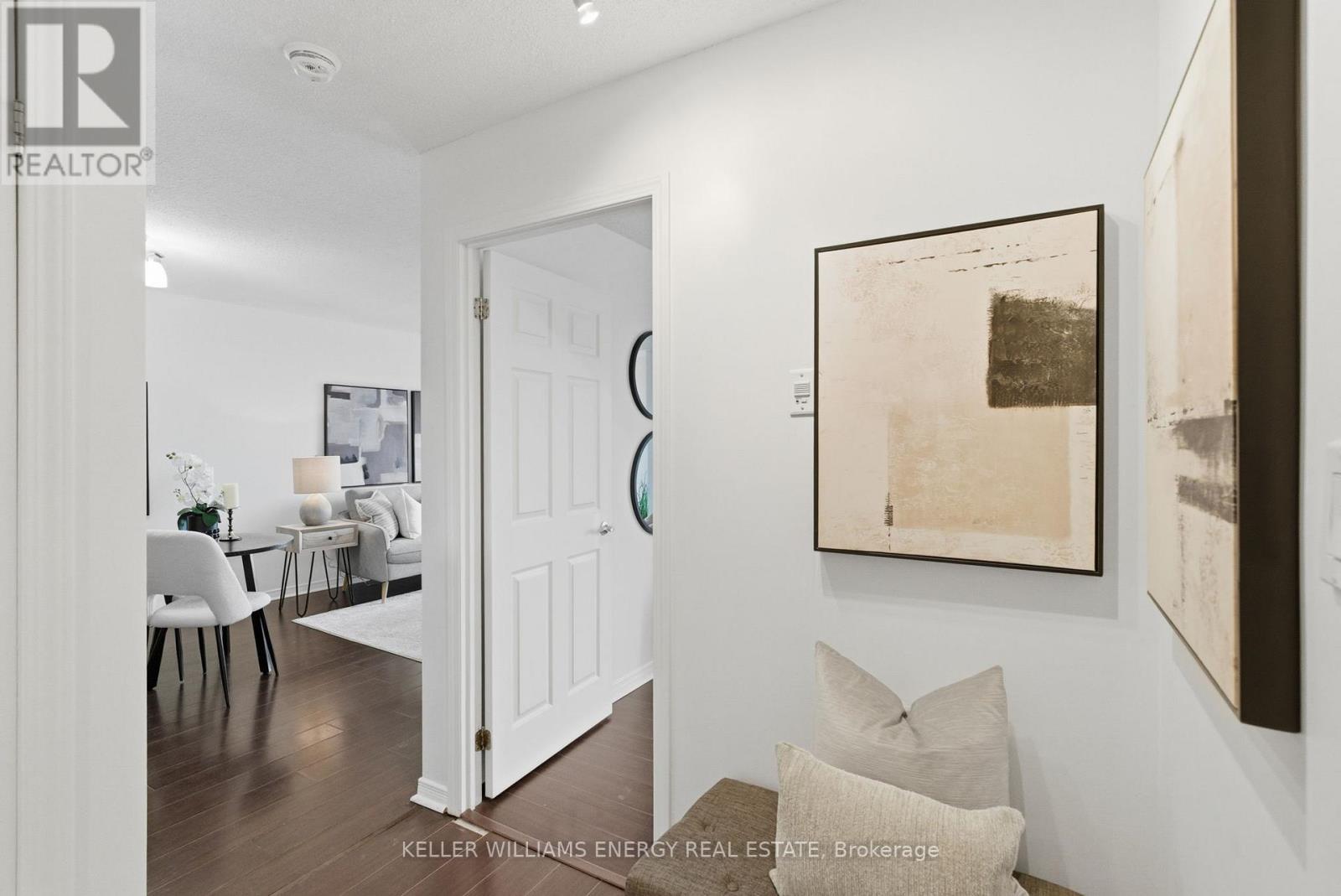 304 - 90 Aspen Springs Drive, Clarington, Ontario L1C 5N3 - Photo 4 - E12523510