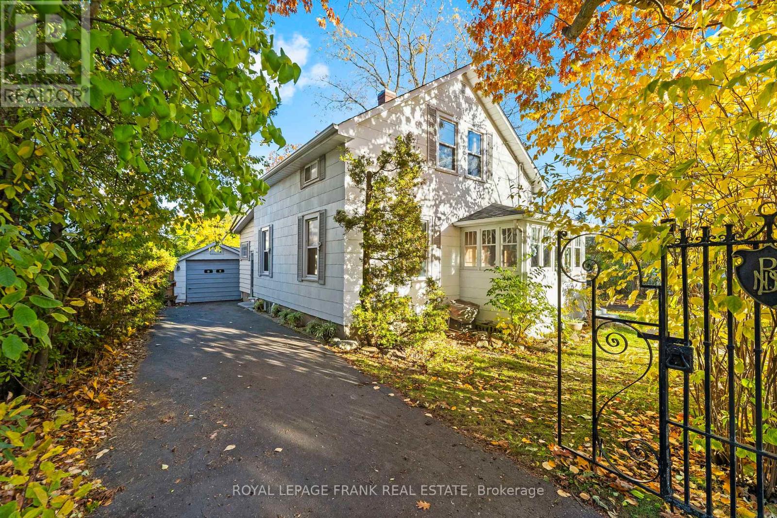 1627 DUFFERIN STREET, Whitby, Ontario