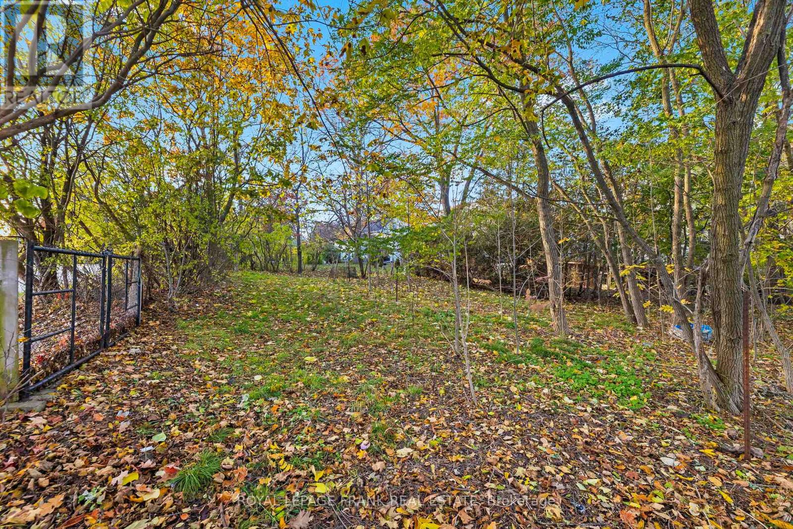 1627 Dufferin Street, Whitby, Ontario L1N 1B3 - Photo 13 - E12523556