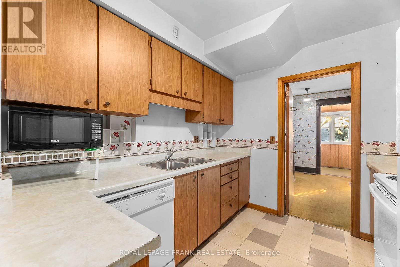 1627 Dufferin Street, Whitby, Ontario L1N 1B3 - Photo 27 - E12523556