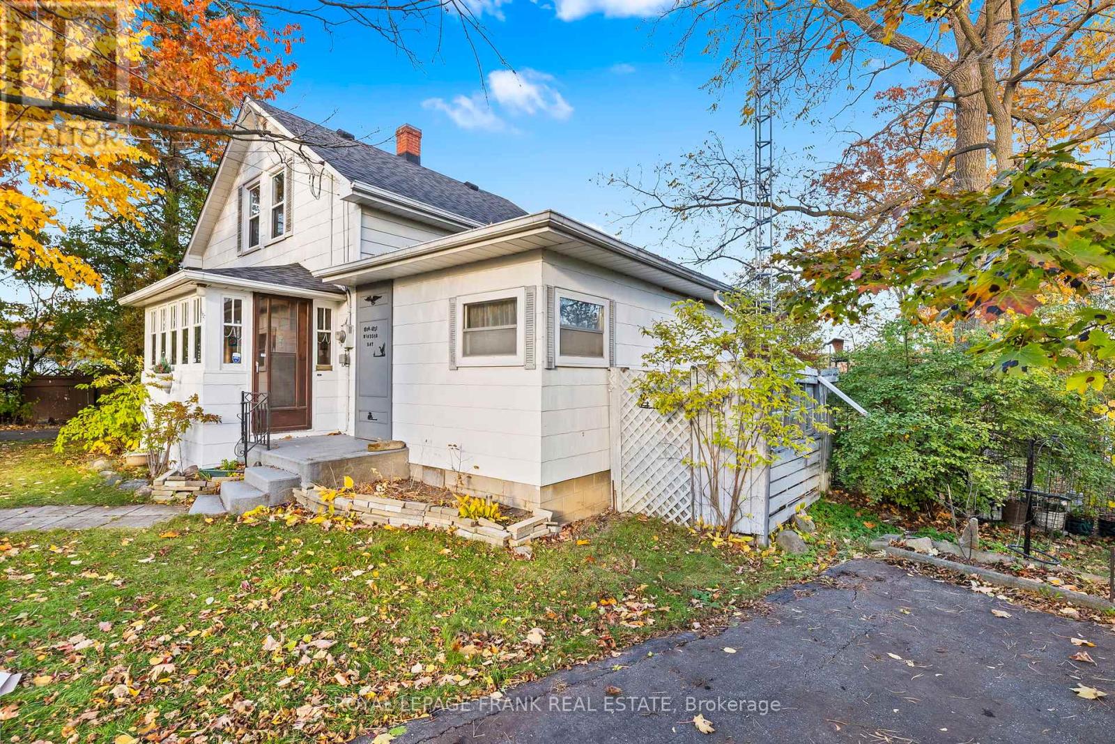 1627 Dufferin Street, Whitby, Ontario L1N 1B3 - Photo 3 - E12523556