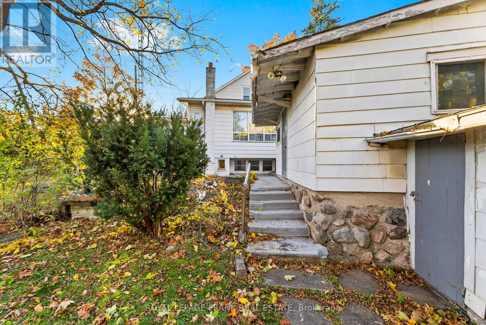 1627 Dufferin Street, Whitby, Ontario L1N 1B3 - Photo 6 - E12523556