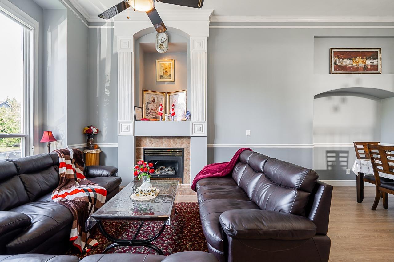 12608 67a Avenue, Surrey, British Columbia  V3W 1G3 - Photo 5 - R3009851