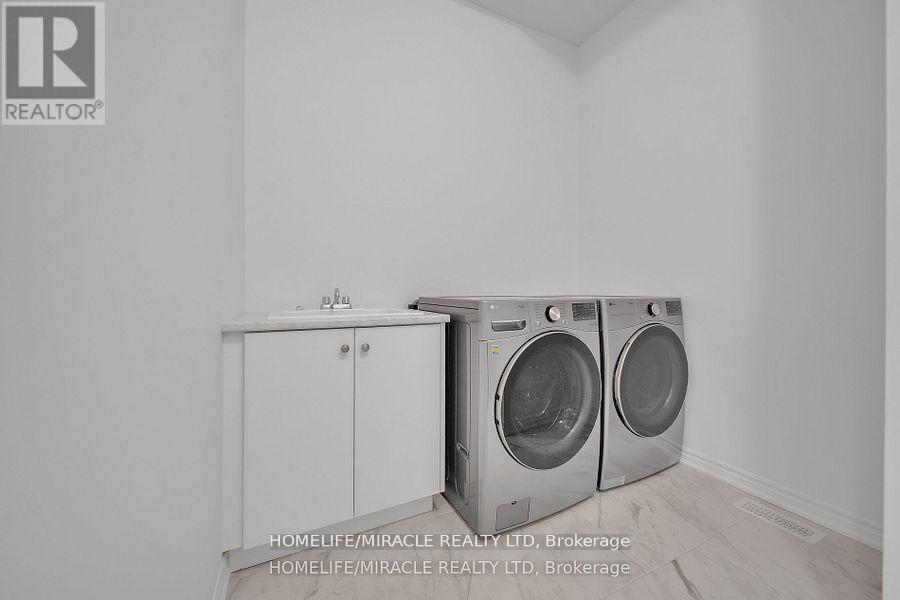 1536 Buttercup Court, Milton, Ontario  L9E 2G3 - Photo 6 - W12523242