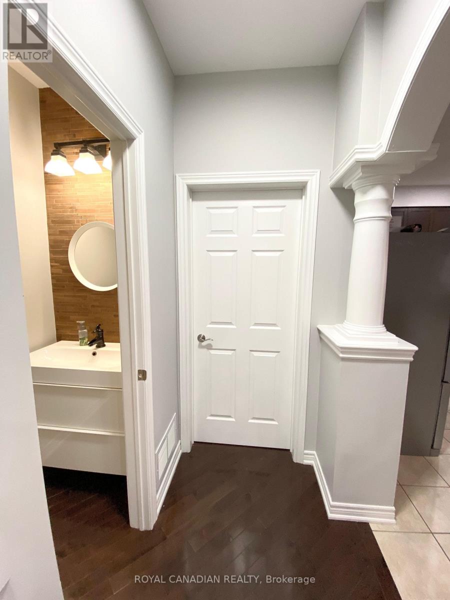 Upper - 9 Putnam Drive, Brampton, Ontario  L7A 3S4 - Photo 14 - W12523262