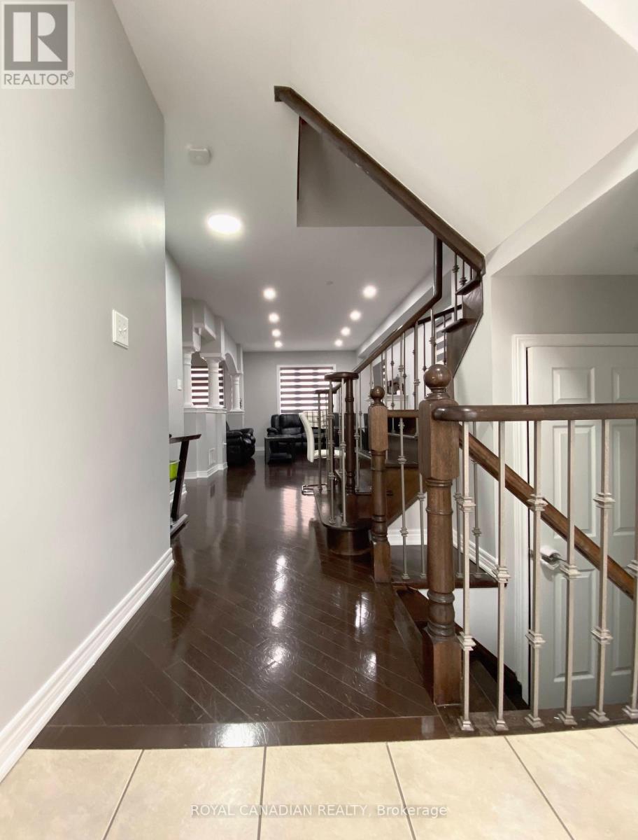 Upper - 9 Putnam Drive, Brampton, Ontario  L7A 3S4 - Photo 17 - W12523262