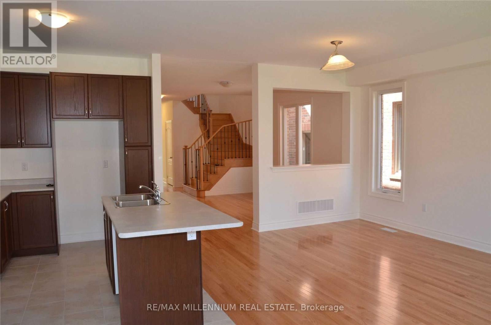 50 Andretti Crescent, Brampton, Ontario  L6X 5G7 - Photo 4 - W12523272