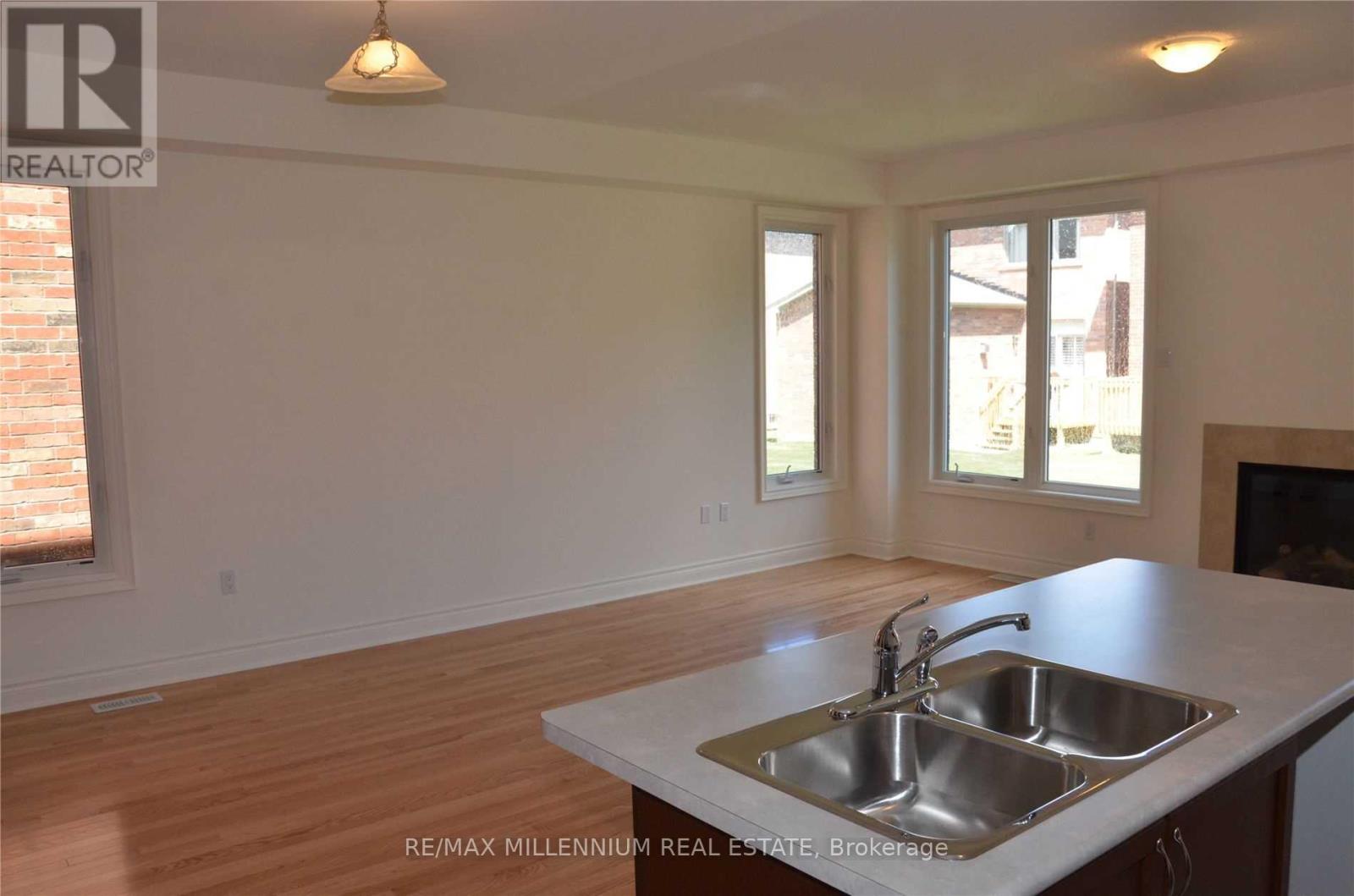 50 Andretti Crescent, Brampton, Ontario  L6X 5G7 - Photo 5 - W12523272