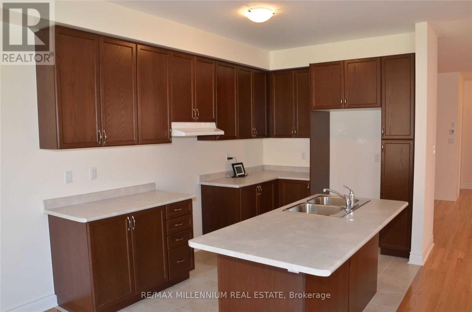 50 Andretti Crescent, Brampton, Ontario  L6X 5G7 - Photo 7 - W12523272