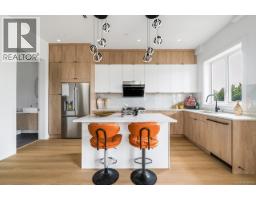 1 2124 RENFREW STREET