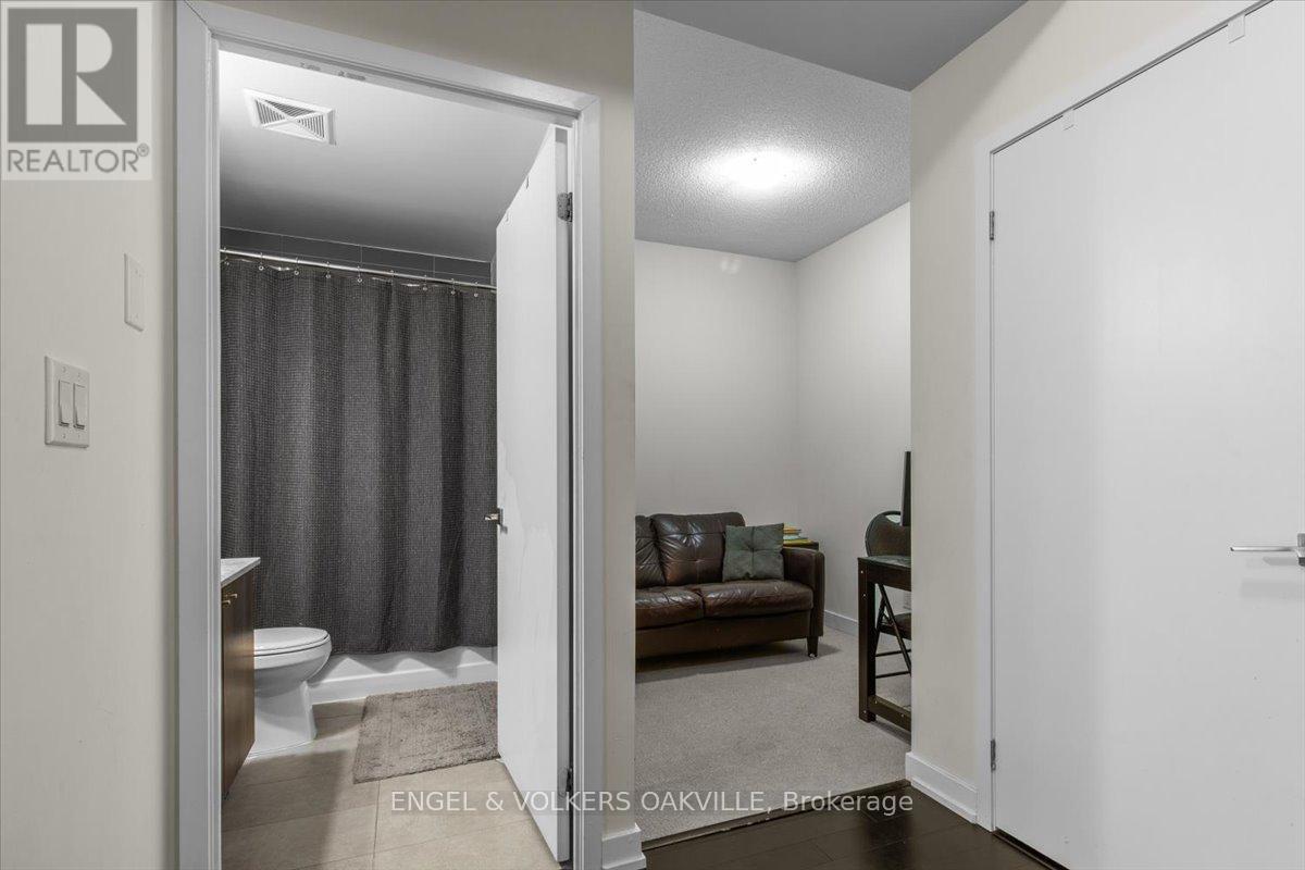 1105 - 510 Curran Place, Mississauga, Ontario  L5B 0J8 - Photo 7 - W12523348