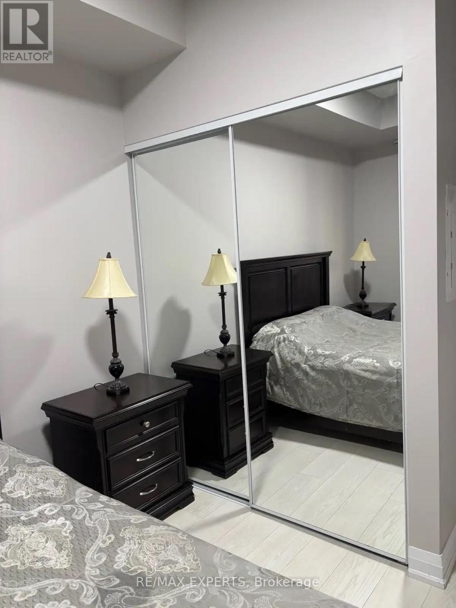 30 Gibbs Road, Toronto, Ontario  M9B 0E4 - Photo 10 - W12523364