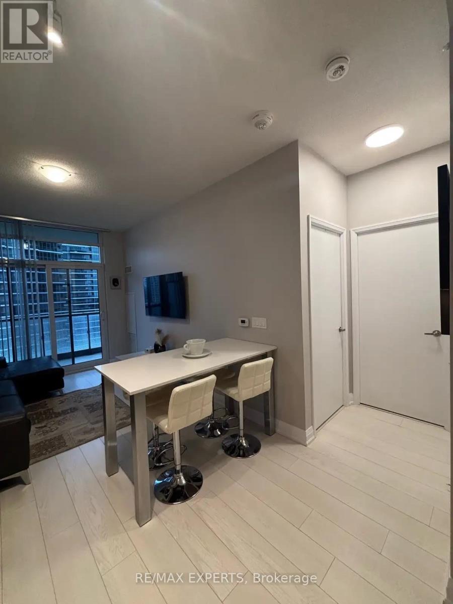 30 Gibbs Road, Toronto, Ontario  M9B 0E4 - Photo 2 - W12523364