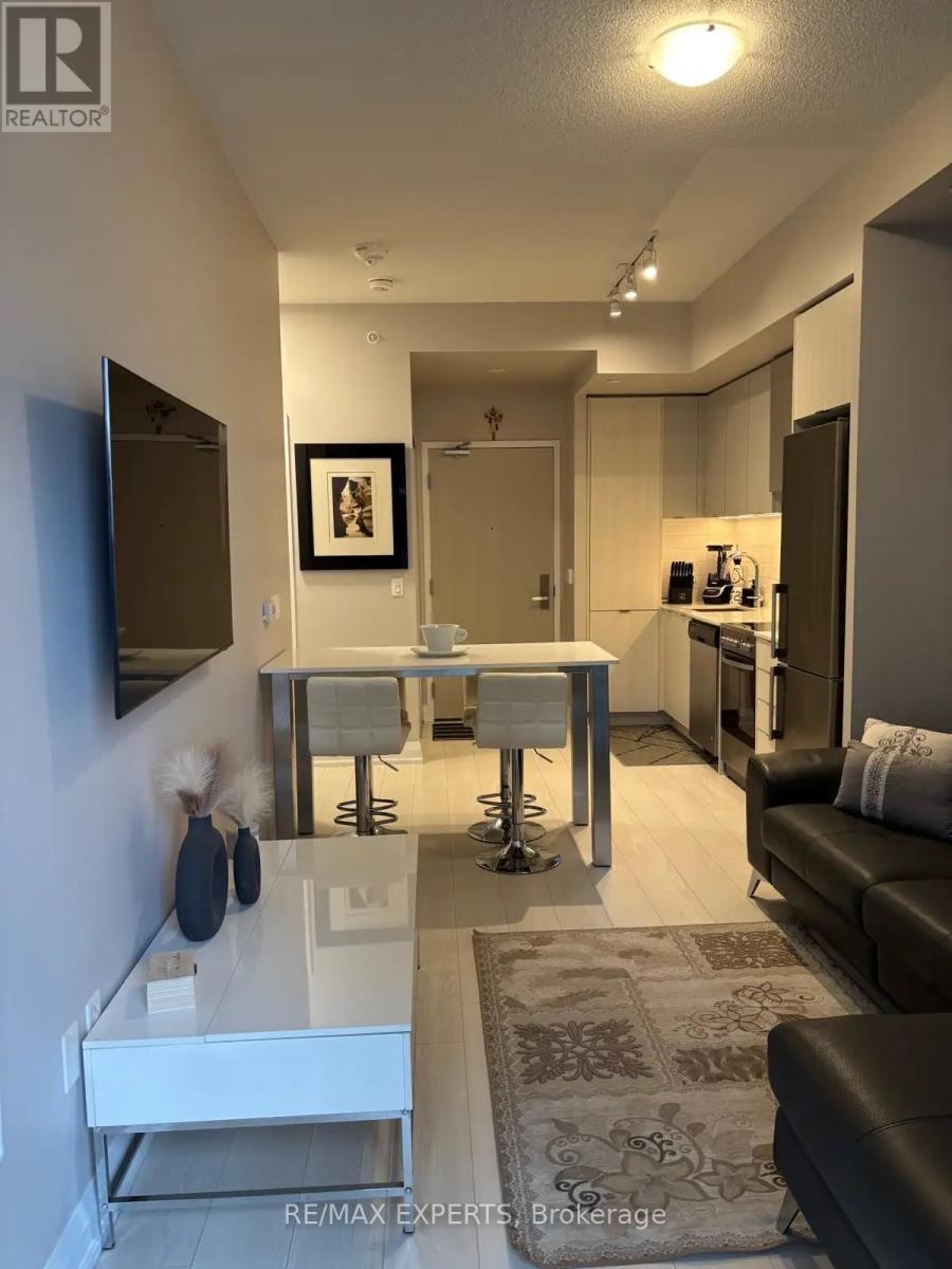 30 Gibbs Road, Toronto, Ontario  M9B 0E4 - Photo 4 - W12523364