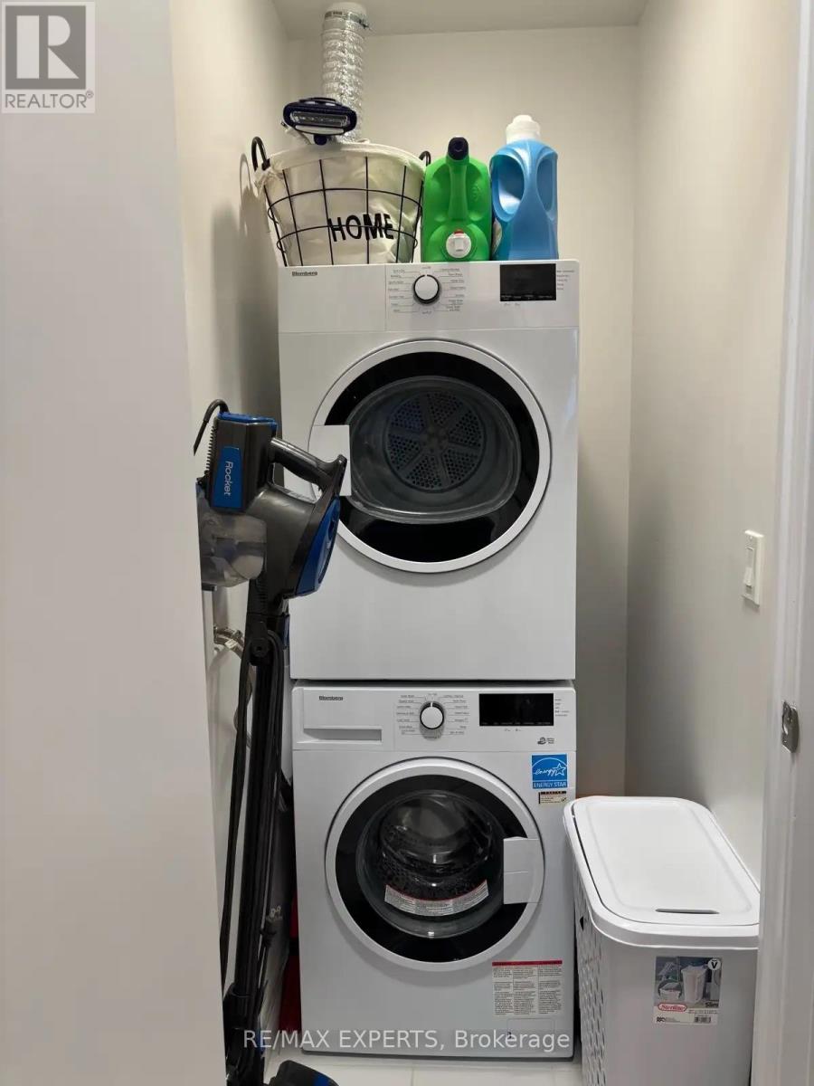 30 Gibbs Road, Toronto, Ontario  M9B 0E4 - Photo 7 - W12523364