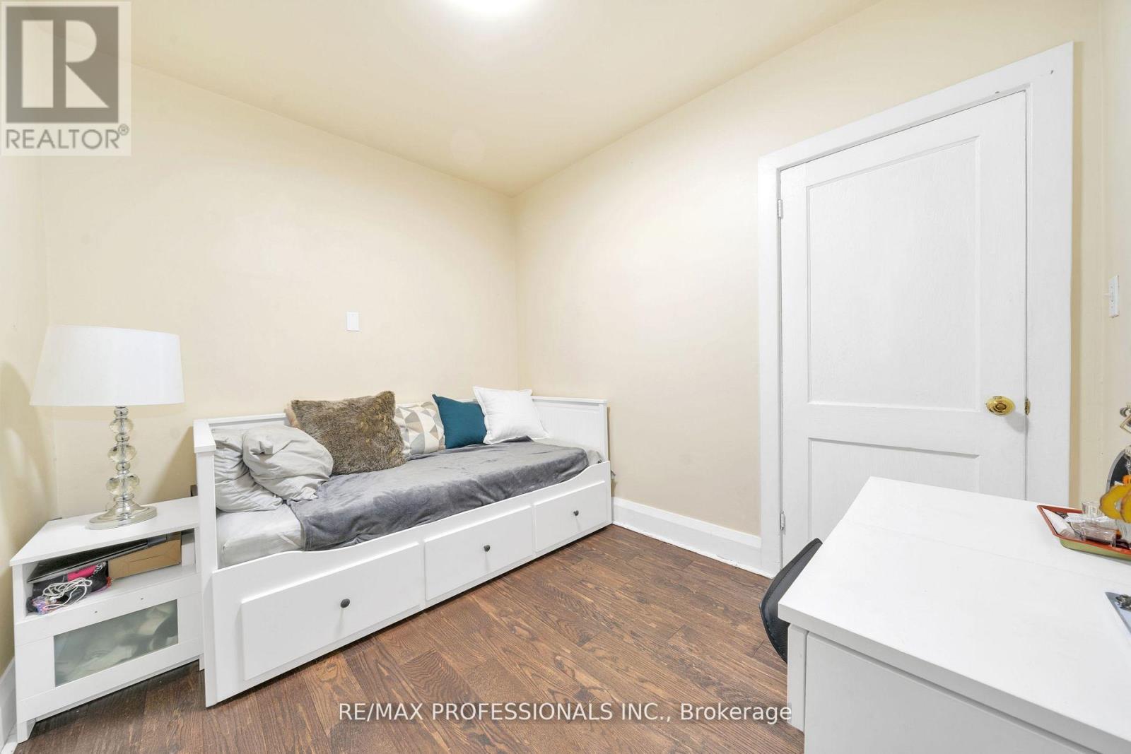 38 Nickle Street, Toronto, Ontario  M6M 2H6 - Photo 13 - W12523366