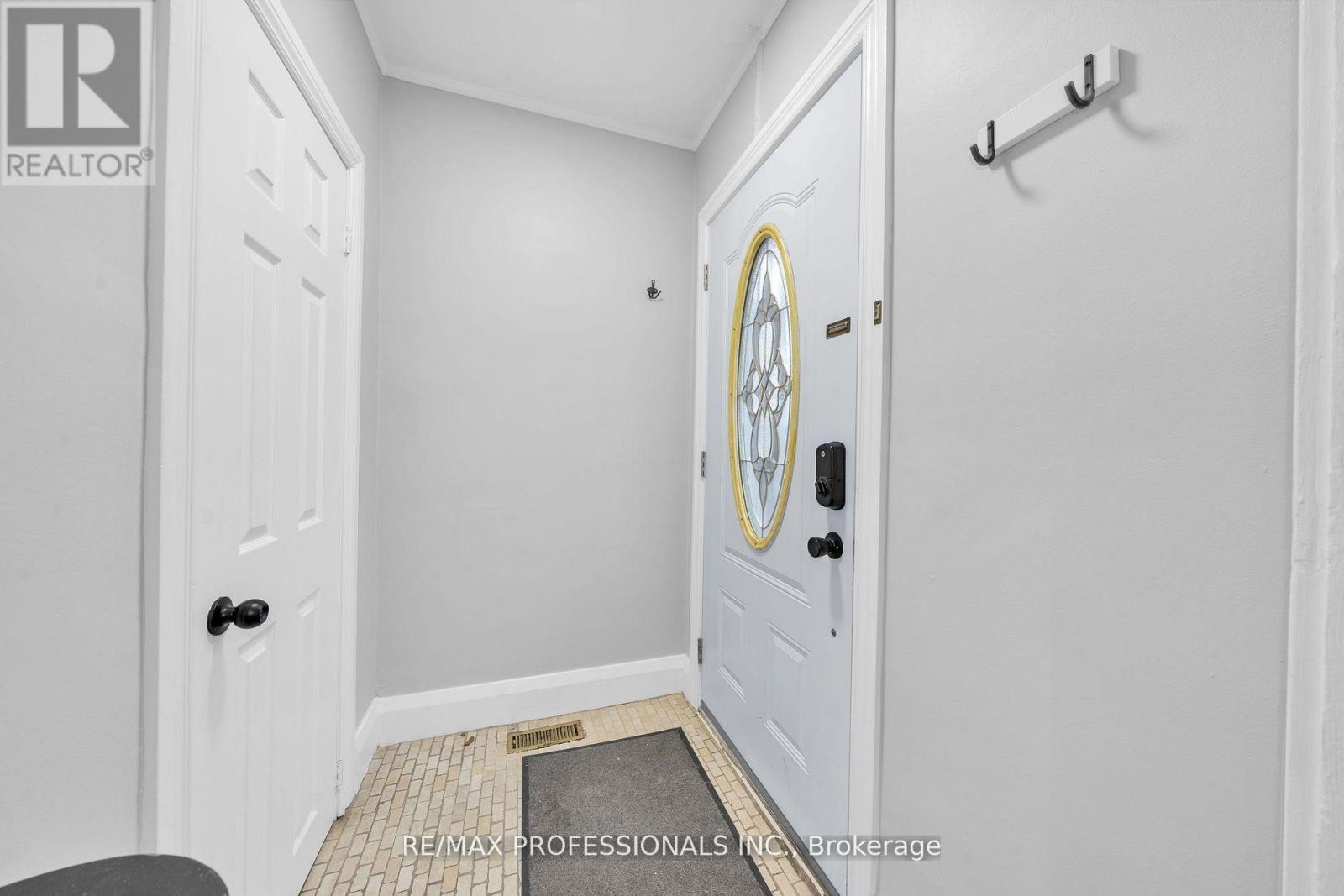 38 Nickle Street, Toronto, Ontario  M6M 2H6 - Photo 33 - W12523366