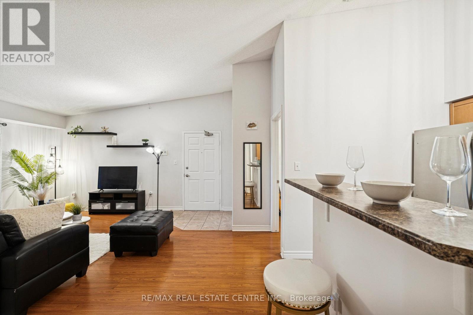 408 - 1350 Main Street E, Milton, Ontario  L9T 7S7 - Photo 7 - W12523372