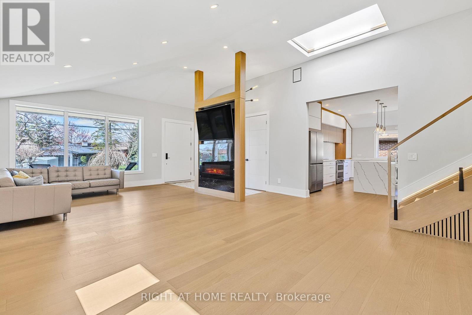 Upper Level - 4283 Wilcox Road, Mississauga, Ontario  L4Z 1C3 - Photo 4 - W12523384