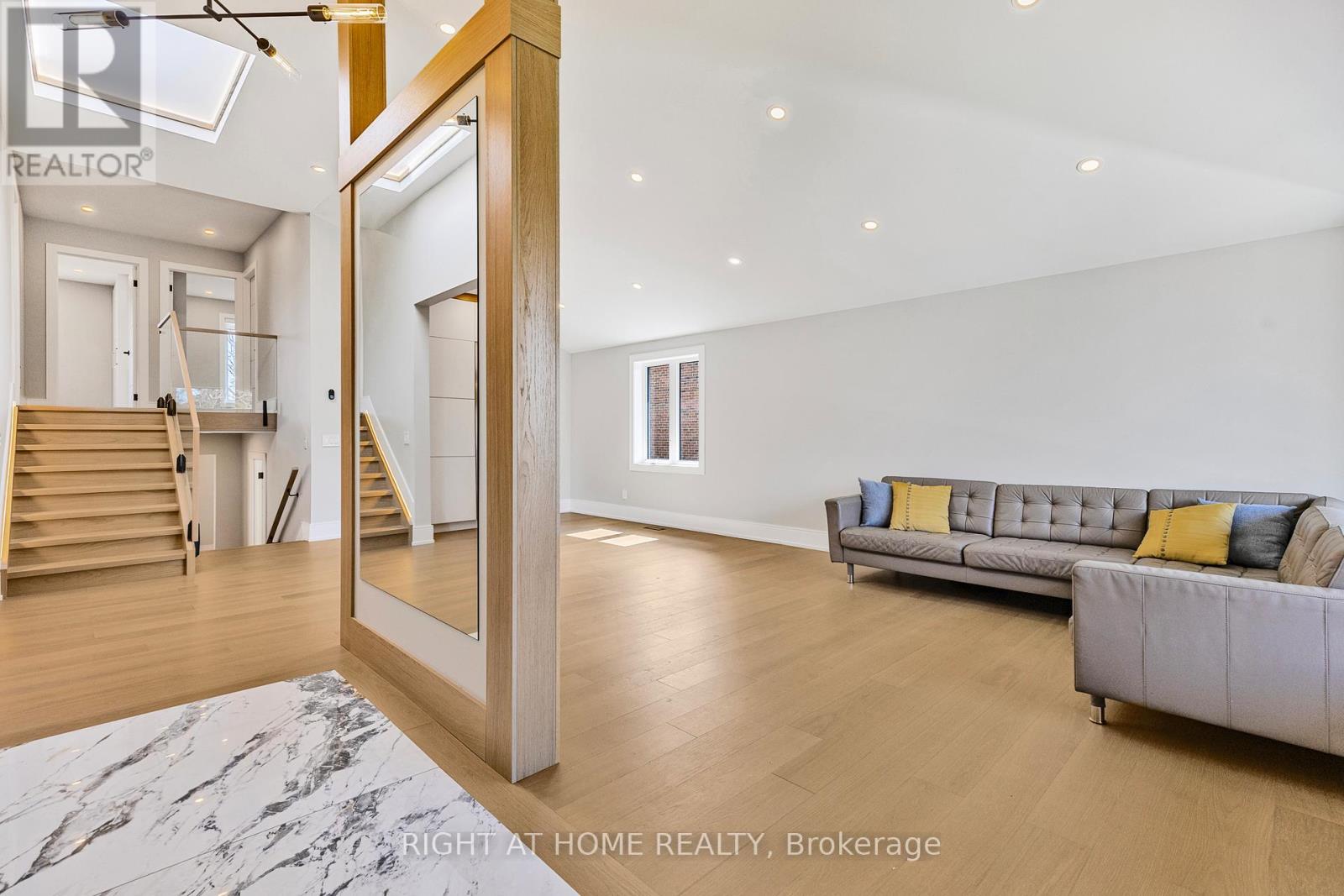 Upper Level - 4283 Wilcox Road, Mississauga, Ontario  L4Z 1C3 - Photo 5 - W12523384