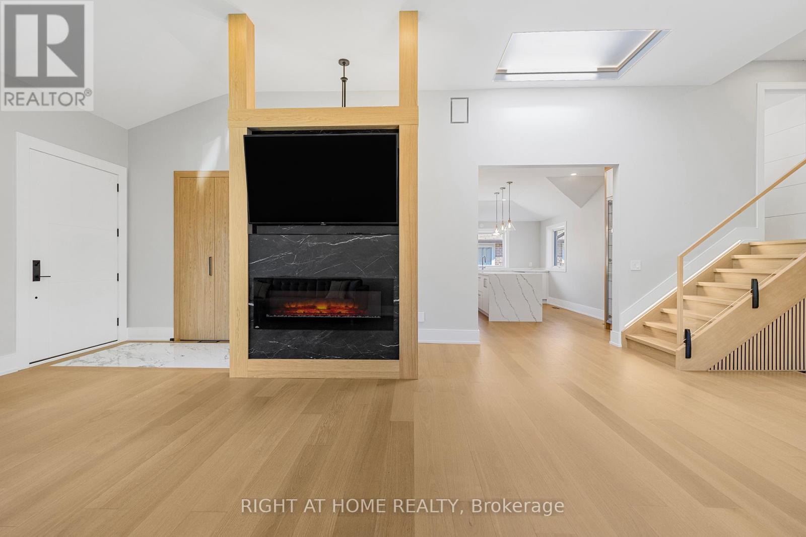 Upper Level - 4283 Wilcox Road, Mississauga, Ontario  L4Z 1C3 - Photo 6 - W12523384