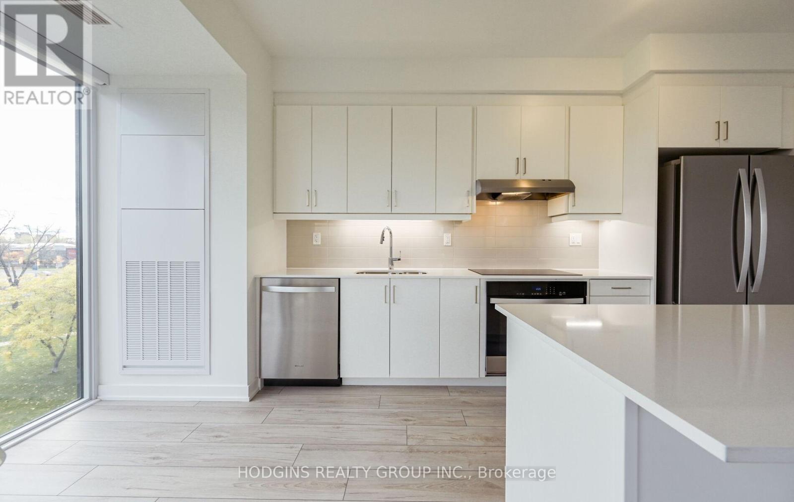 404 - 1035 Southdown Road, Mississauga, Ontario  L5J 0A2 - Photo 10 - W12523408