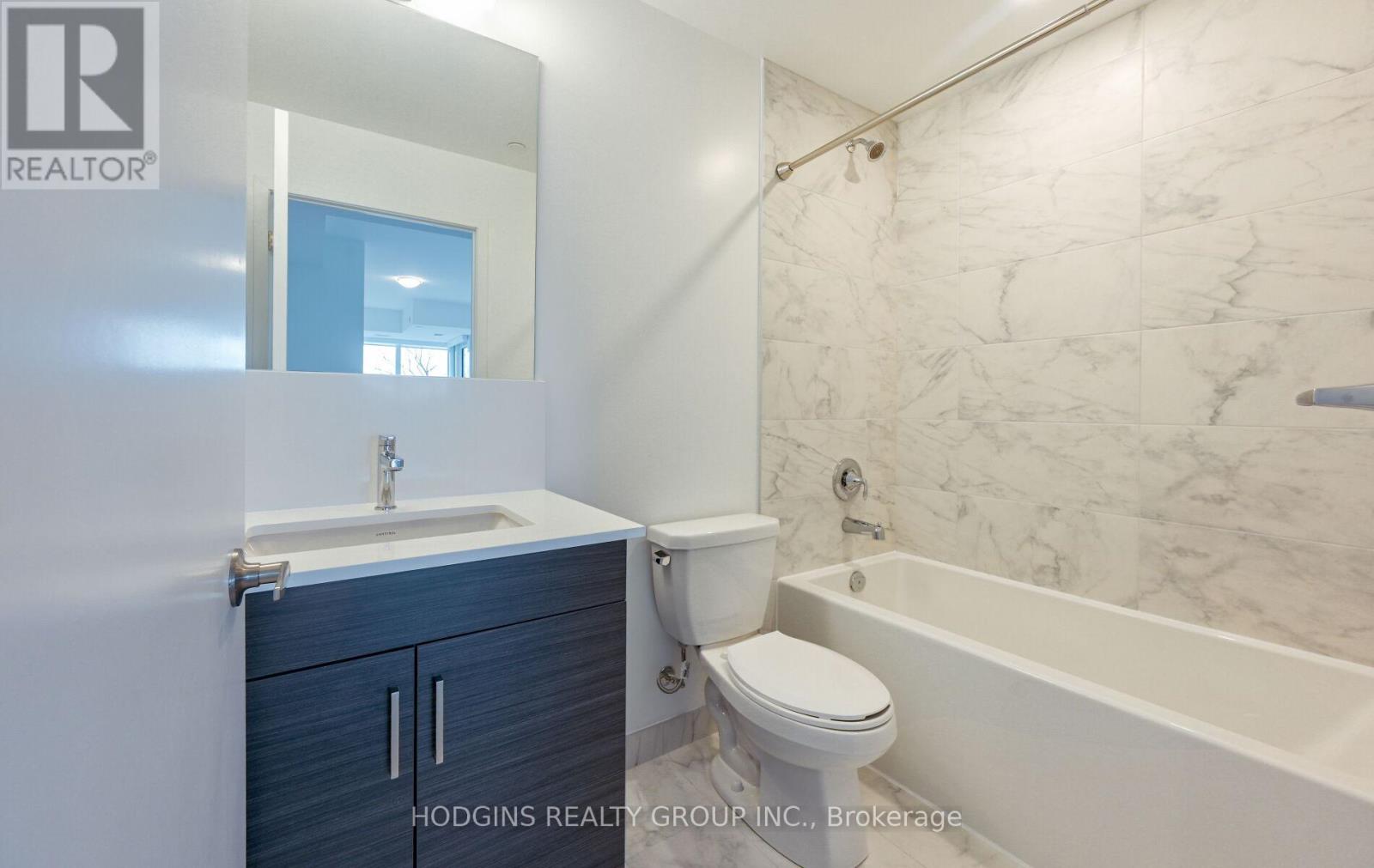 404 - 1035 Southdown Road, Mississauga, Ontario  L5J 0A2 - Photo 13 - W12523408