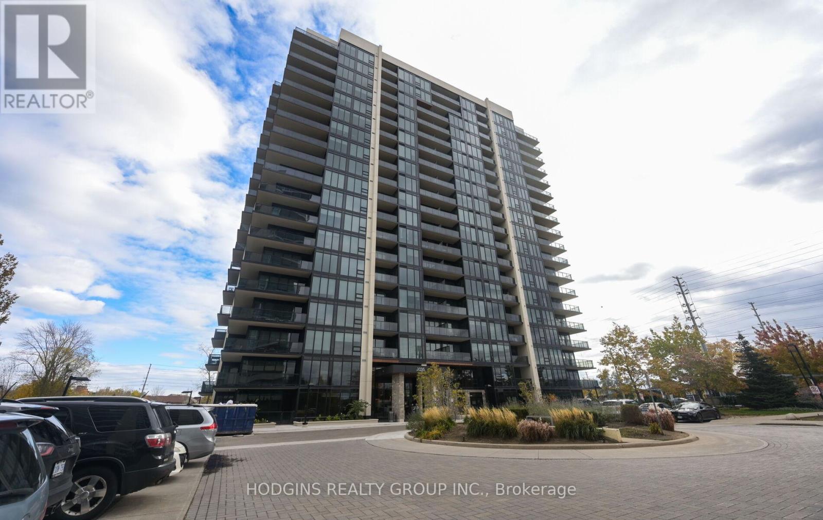 404 - 1035 Southdown Road, Mississauga, Ontario  L5J 0A2 - Photo 2 - W12523408