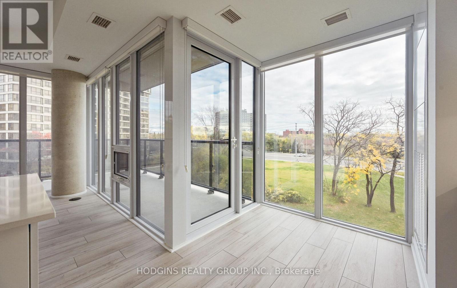 404 - 1035 Southdown Road, Mississauga, Ontario  L5J 0A2 - Photo 8 - W12523408