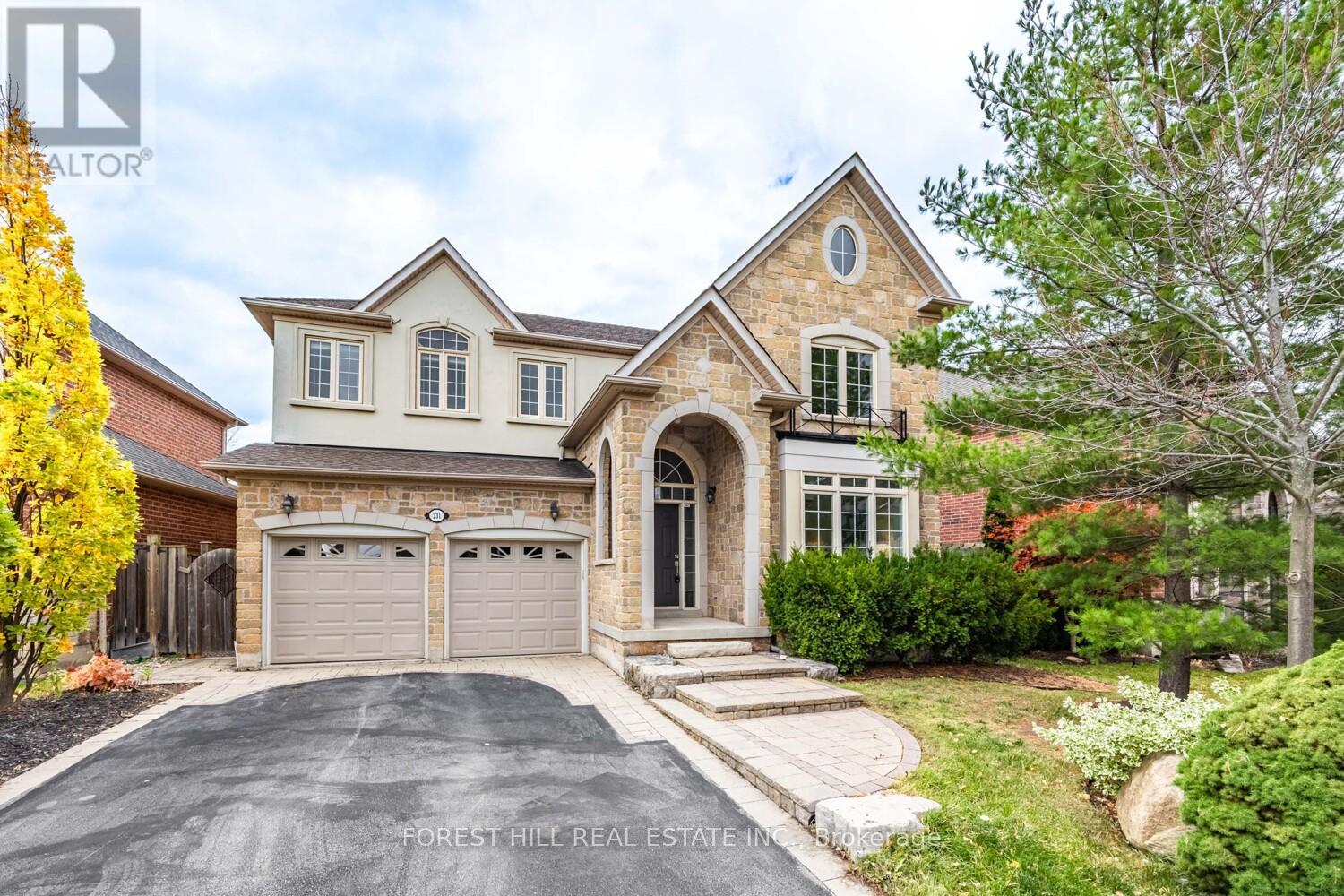 231 Butterfly Lane, Oakville, Ontario  L6L 6V4 - Photo 2 - W12523416