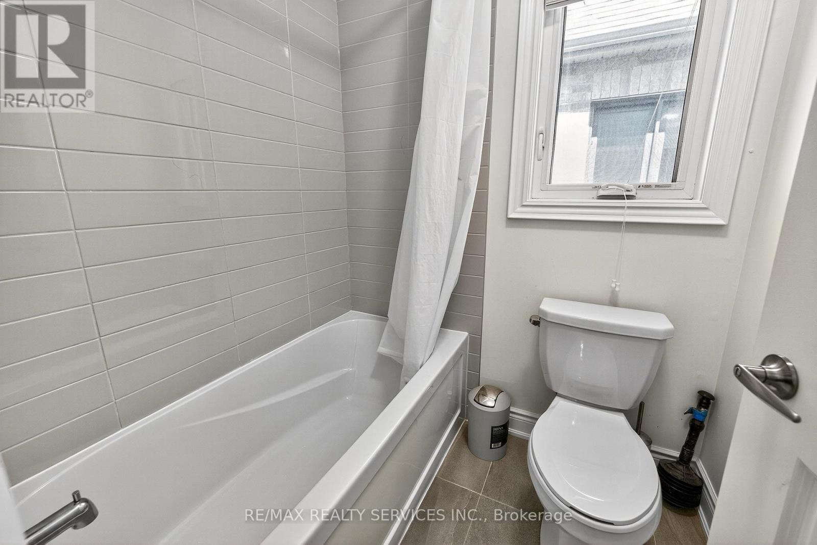 16 Workgreen Park Way, Brampton, Ontario  L6Y 6J5 - Photo 27 - W12523424