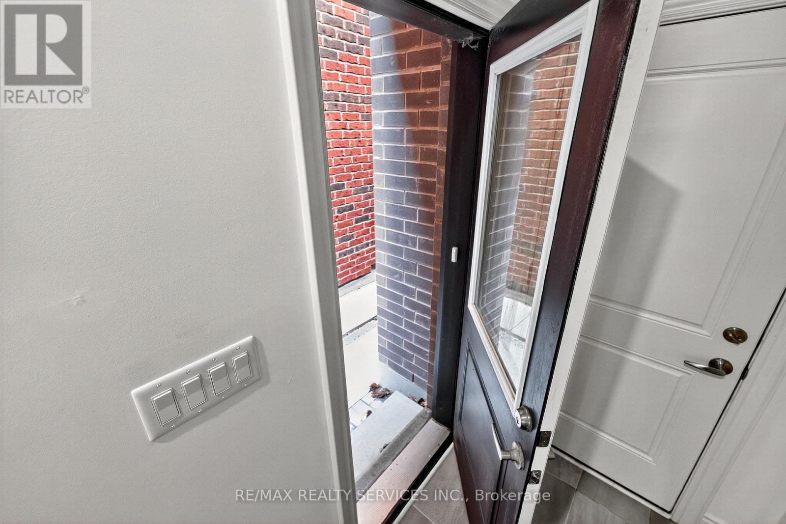 16 Workgreen Park Way, Brampton, Ontario  L6Y 6J5 - Photo 28 - W12523424