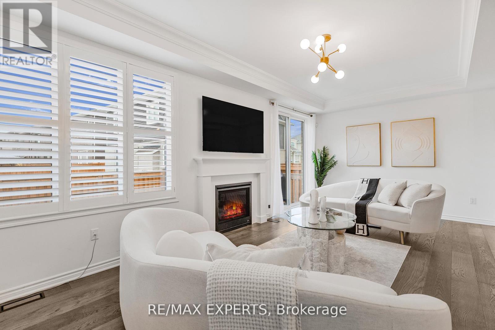 1358 Lobelia Crescent, Milton, Ontario  L9E 1X5 - Photo 3 - W12523442