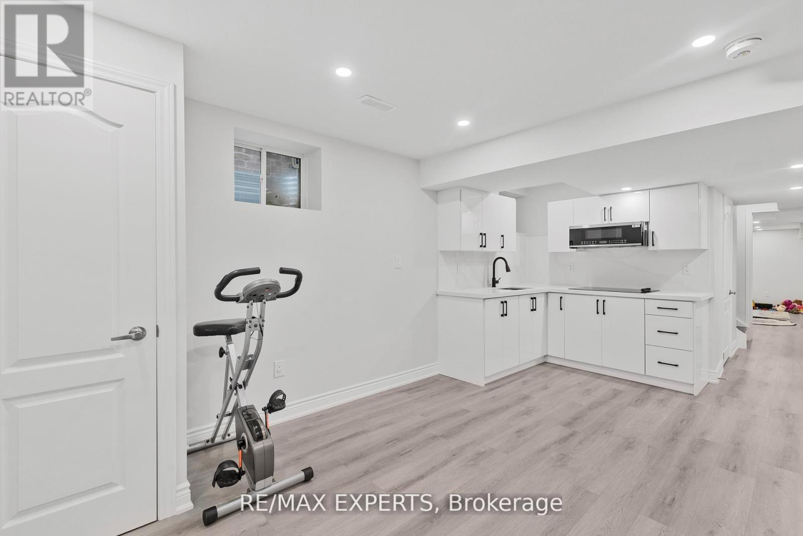 1358 Lobelia Crescent, Milton, Ontario  L9E 1X5 - Photo 32 - W12523442