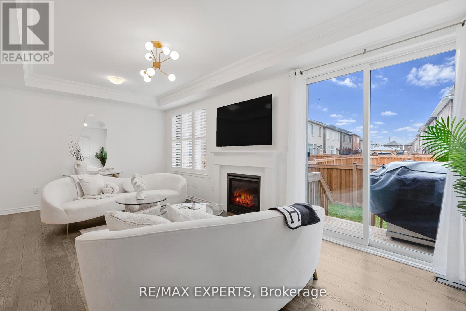 1358 Lobelia Crescent, Milton, Ontario  L9E 1X5 - Photo 5 - W12523442