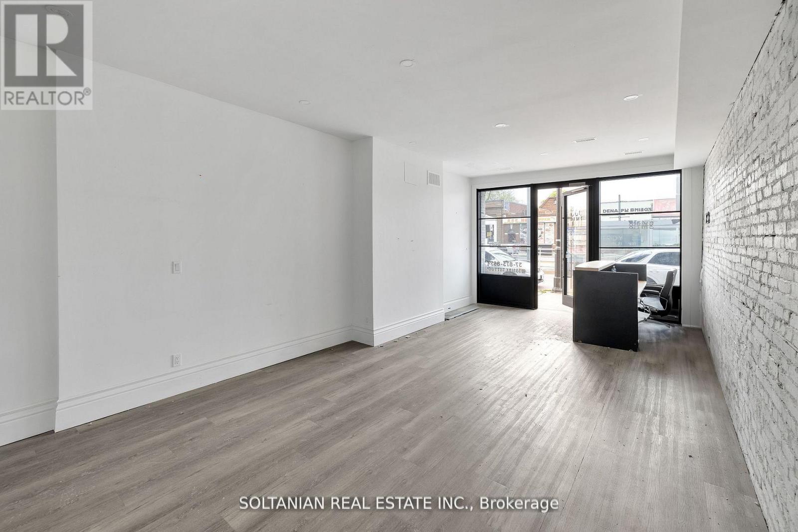 1742 St Clair Avenue W, Toronto, Ontario  M6N 1J3 - Photo 4 - W12523456