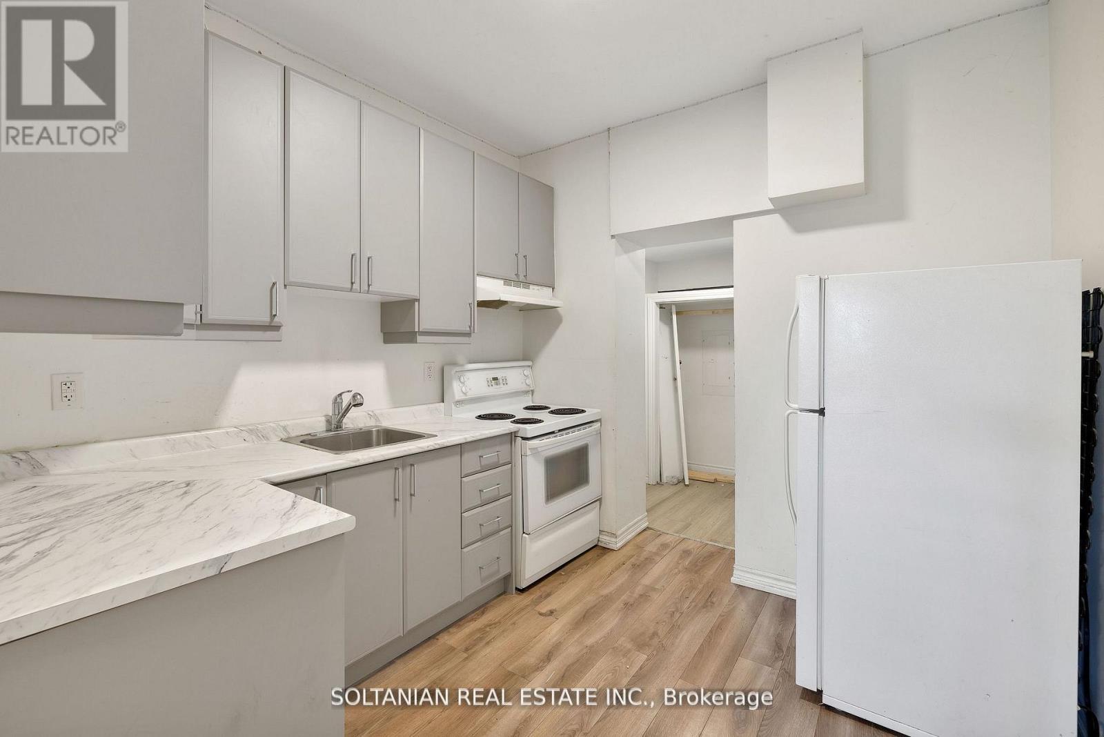 1742 St Clair Avenue W, Toronto, Ontario  M6N 1J3 - Photo 7 - W12523456