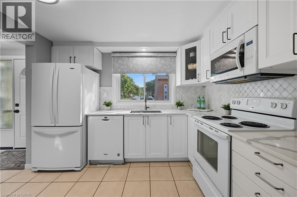 151 Gateshead Crescent Unit# 30, Stoney Creek, Ontario  L8G 3W1 - Photo 7 - 40768683