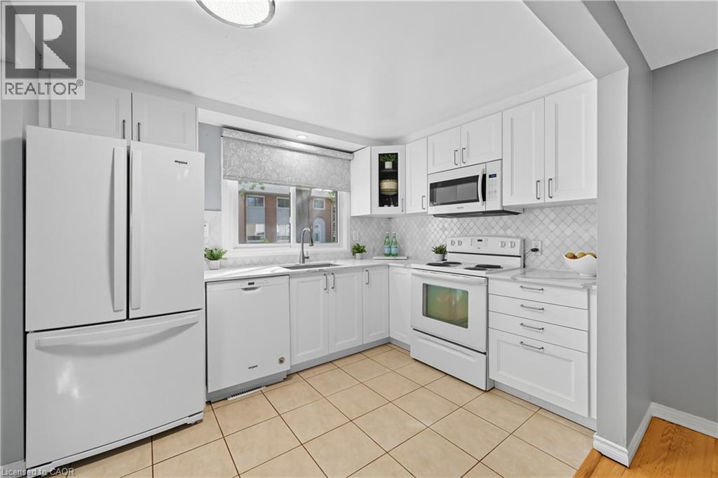 151 Gateshead Crescent Unit# 30, Stoney Creek, Ontario  L8G 3W1 - Photo 6 - 40768683