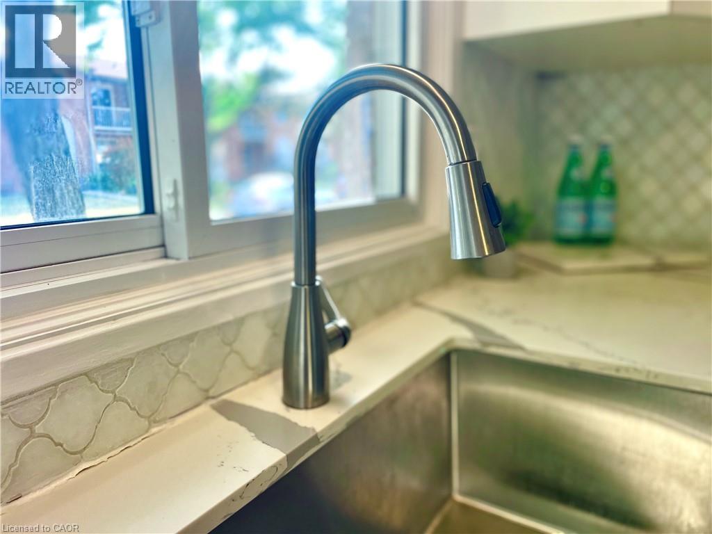 151 Gateshead Crescent Unit# 30, Stoney Creek, Ontario  L8G 3W1 - Photo 9 - 40768683