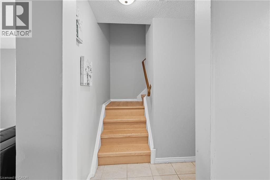 151 Gateshead Crescent Unit# 30, Stoney Creek, Ontario  L8G 3W1 - Photo 23 - 40768683