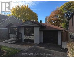 24 APPLEDALE ROAD, Toronto, Ontario