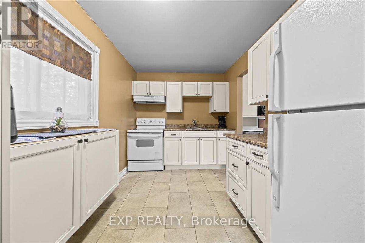 3166 Stockton Drive, Ottawa, Ontario K1T 1S1 - Photo 13 - X12523470