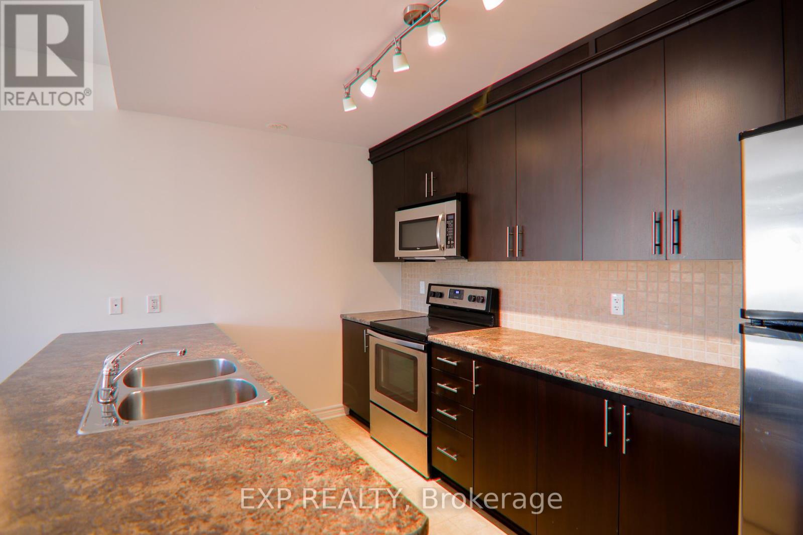 C - 137 Harthill Way, Ottawa, Ontario  K2J 5V1 - Photo 3 - X12523526