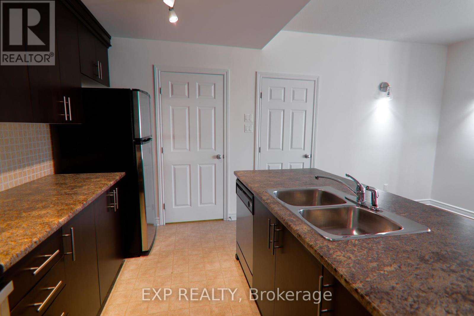 C - 137 Harthill Way, Ottawa, Ontario  K2J 5V1 - Photo 4 - X12523526