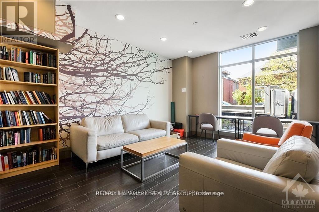 204 - 131 Holland Avenue, Ottawa, Ontario K1Y 3A2 - Photo 3 - X12523532