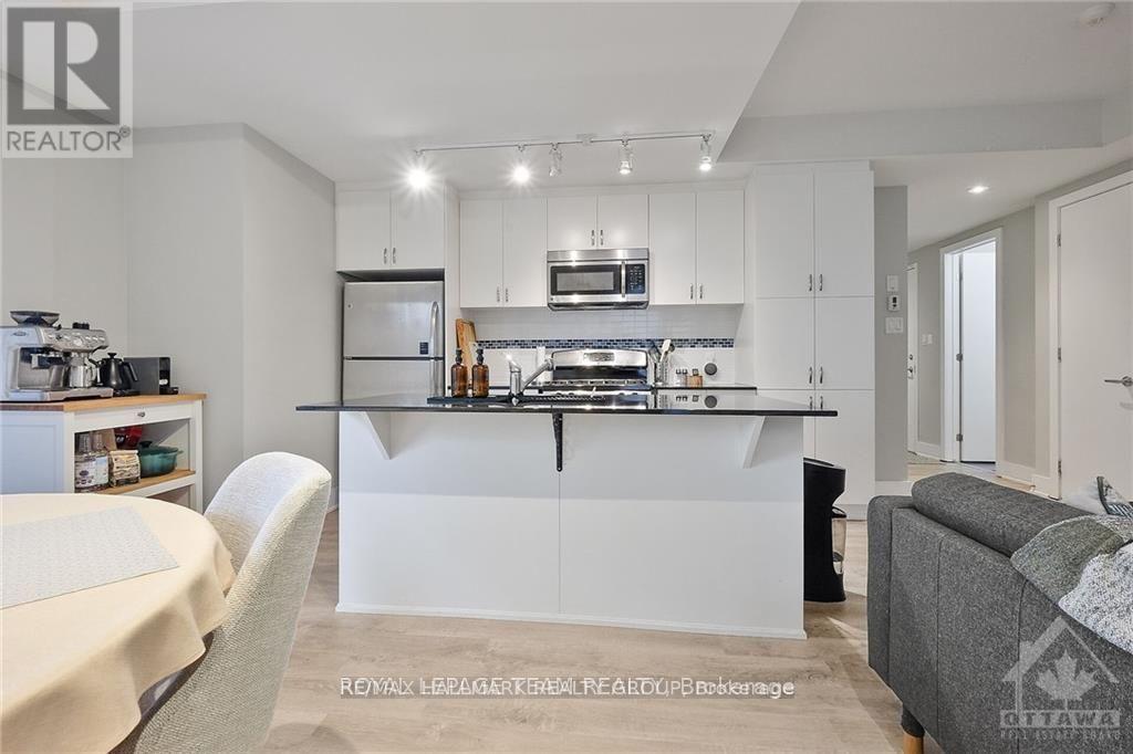 204 - 131 Holland Avenue, Ottawa, Ontario K1Y 3A2 - Photo 9 - X12523532