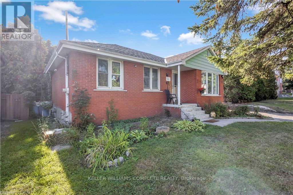 487 East 37th Street, Hamilton, Ontario  L8V 4C1 - Photo 4 - X12523214